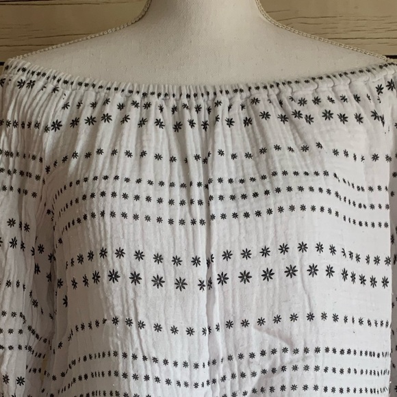Michael Stars Daisy Off Shoulder Cottage Core Top - Picture 9 of 13
